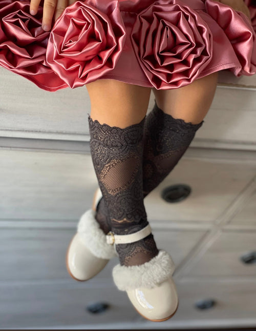 Black lace soaks