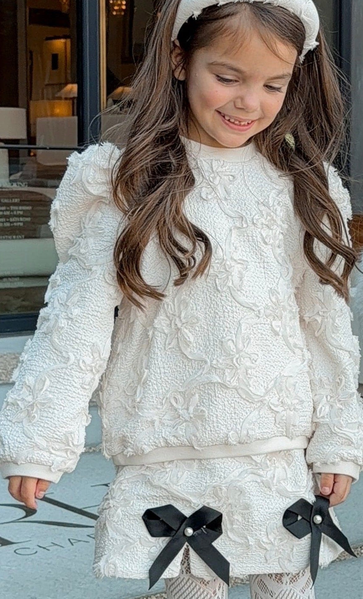 Ivory set with black bow (delivery 4 days)