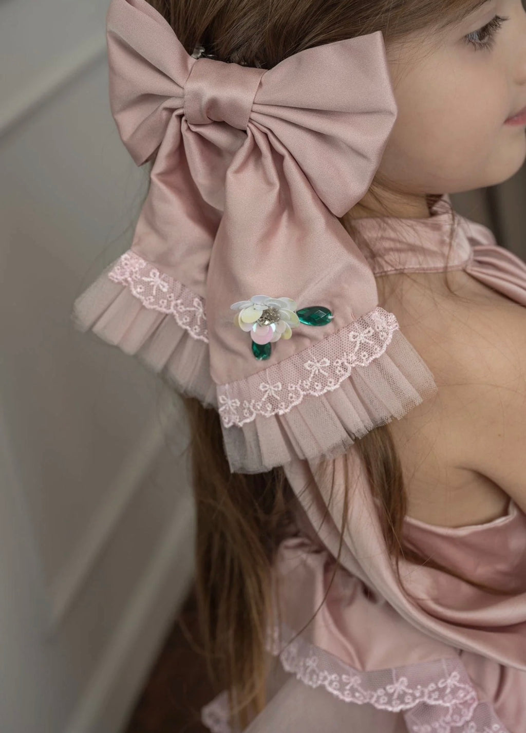 Emerald pink bow